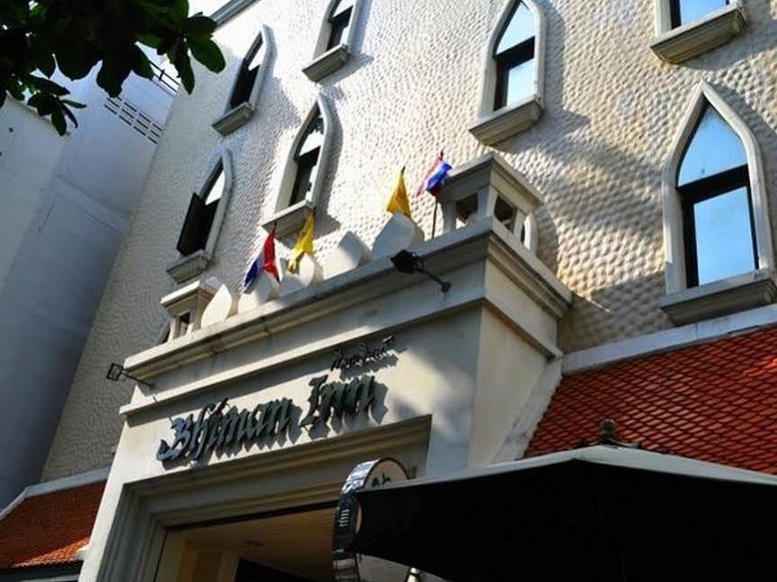 Mad Monkey Hostel Bangkok Exterior photo