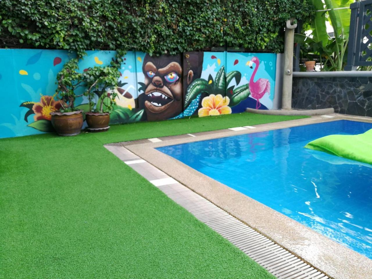 Mad Monkey Hostel Bangkok Exterior photo